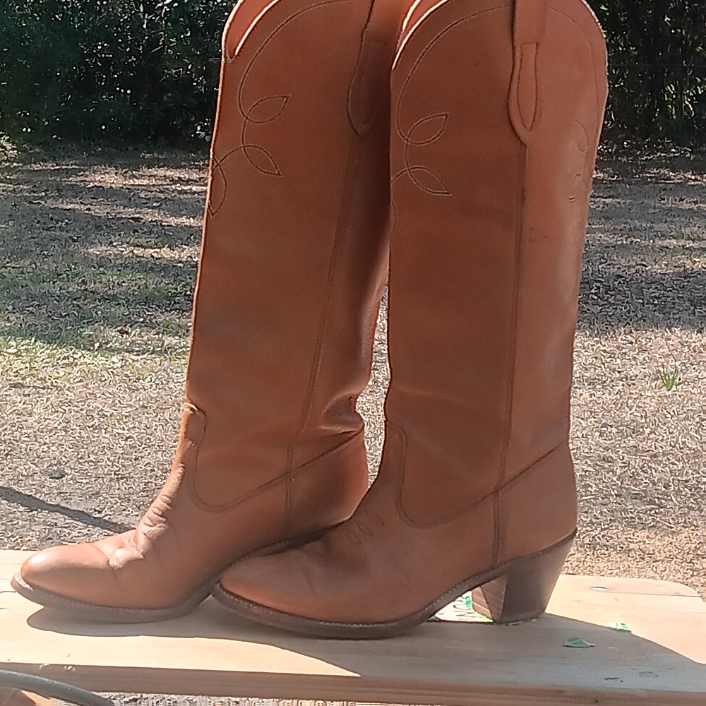 ACME Tan Heeled Boots Classic Western Style